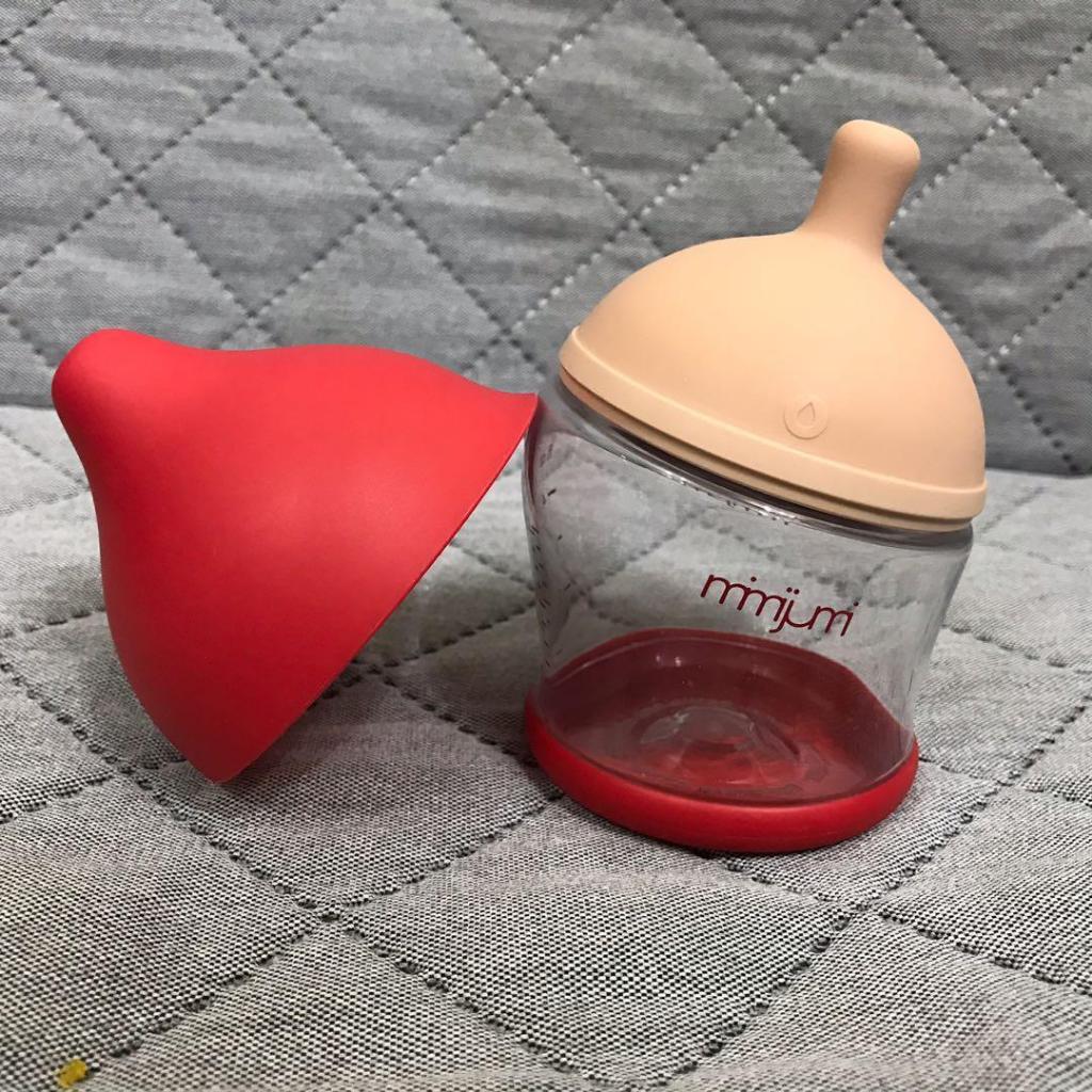 Bottle Feeding Fabulous Mom1